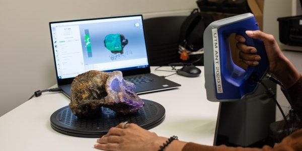 Artec Space Spider scanning a skull at UTM Artec Space Spider in use at UTM Anthropology department