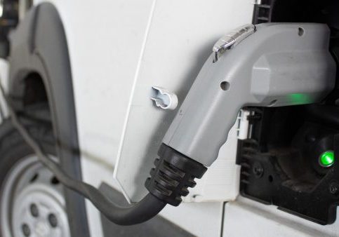 Chargement des camions électriques