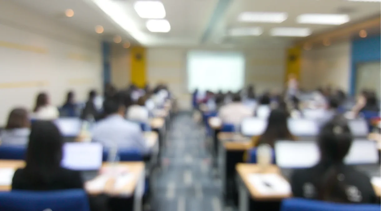 La classe de formation à la CAO est floue
